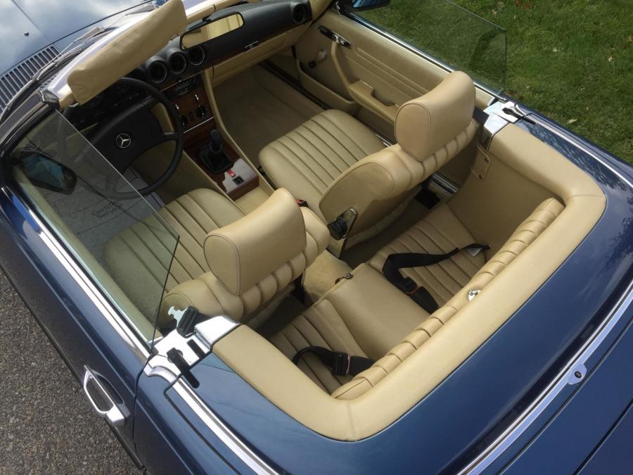 Интерьер Mercedes-Benz 280 SL (R107) 1983 года  (EU) (фото 52 из 120)